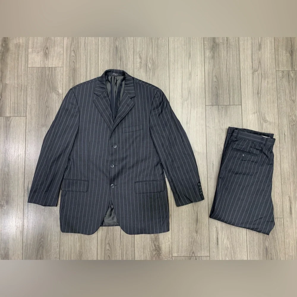 Loro Piana Silverstone Blazer Mens sz 40 Von Maur Gray/Blue stripe‎